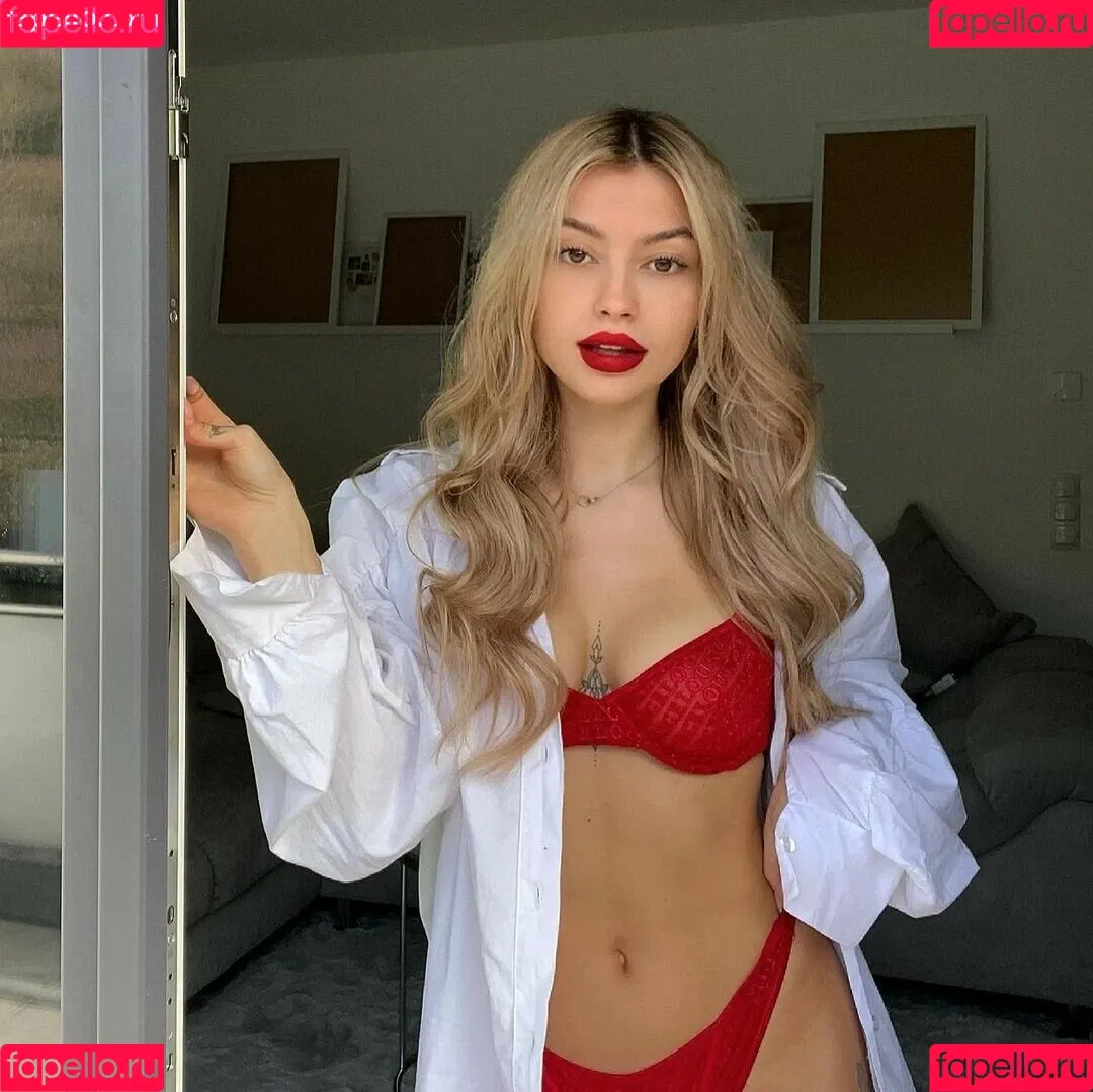 Linabmn Onlyfans Photo Gallery 