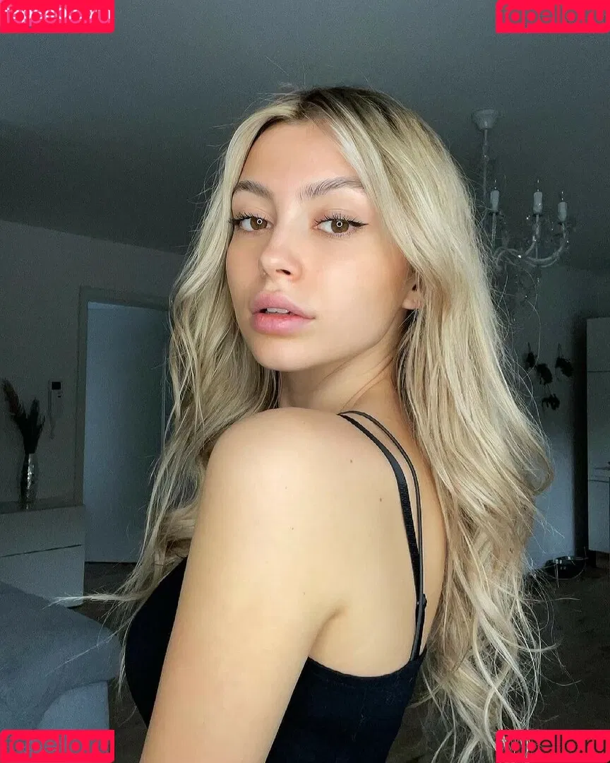Linabmn Onlyfans Photo Gallery 