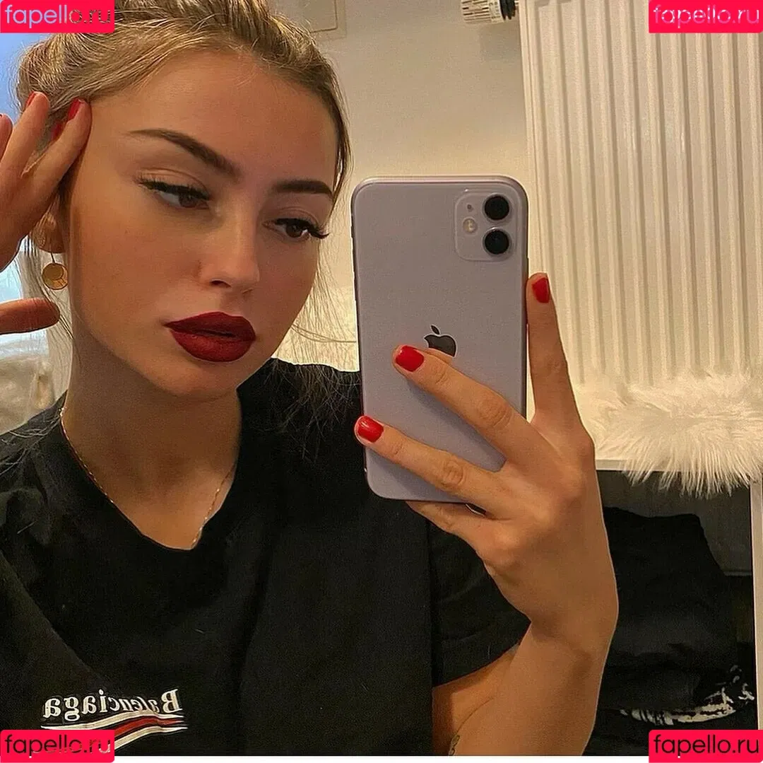 Linabmn Onlyfans Photo Gallery 
