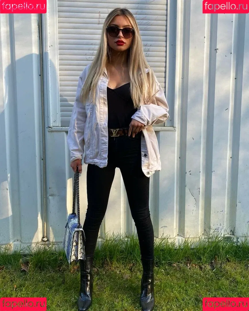 Linabmn Onlyfans Photo Gallery 