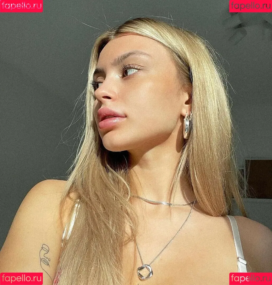Linabmn Onlyfans Photo Gallery 
