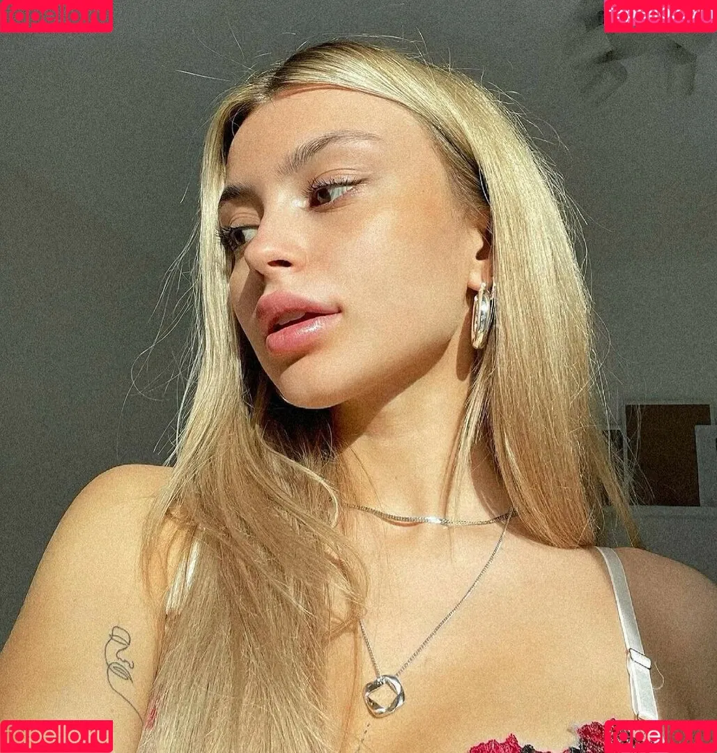 Linabmn Onlyfans Photo Gallery 
