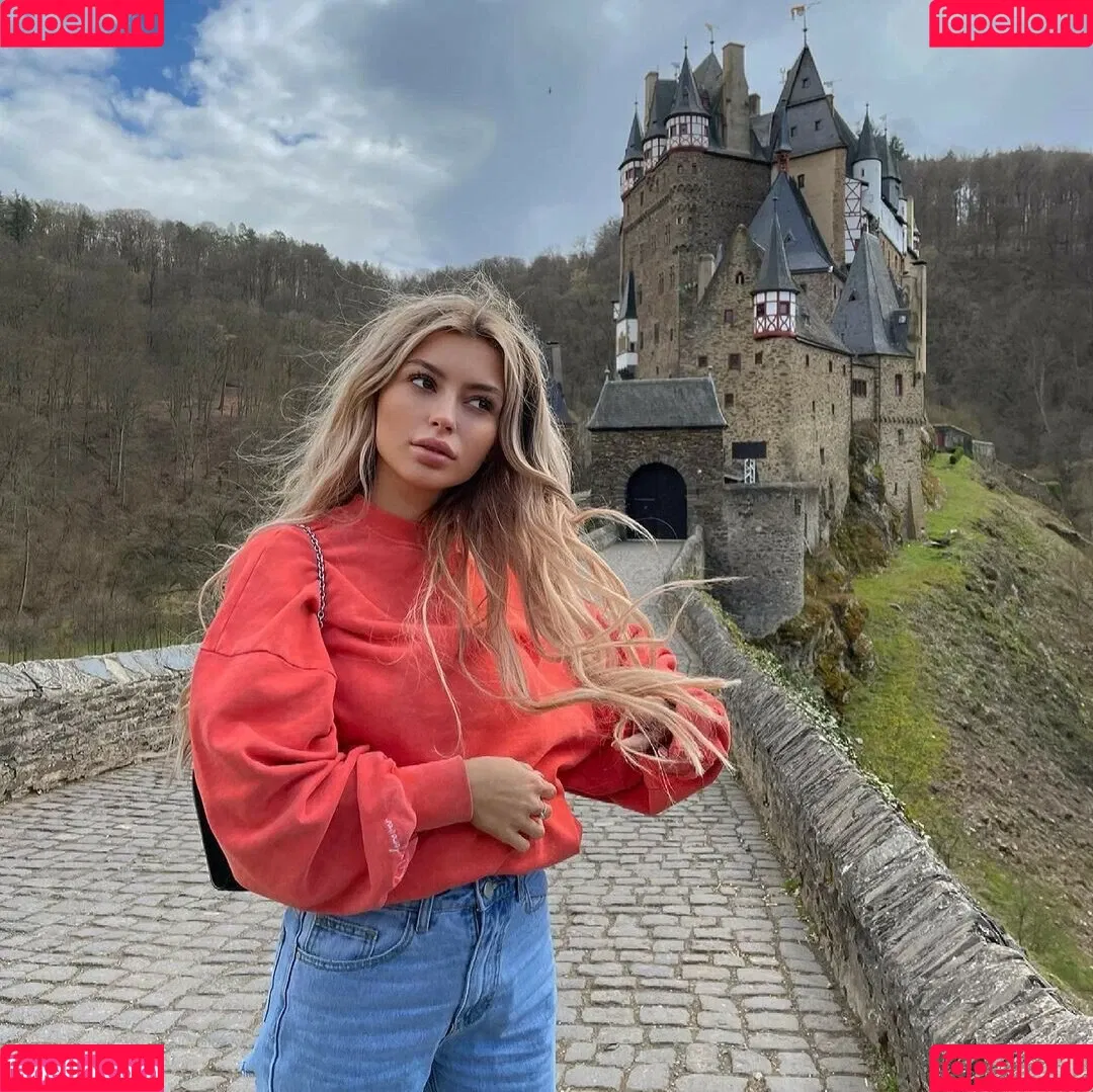 Linabmn Onlyfans Photo Gallery 