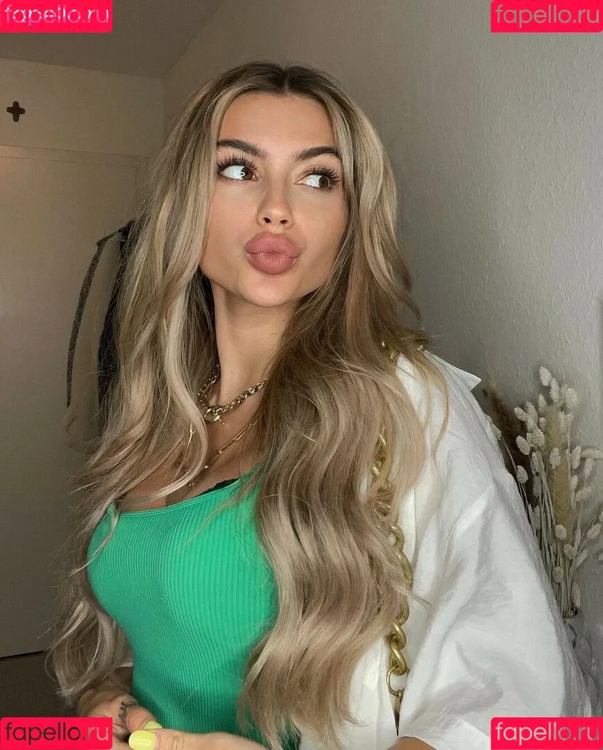 Linabmn Onlyfans Photo Gallery 