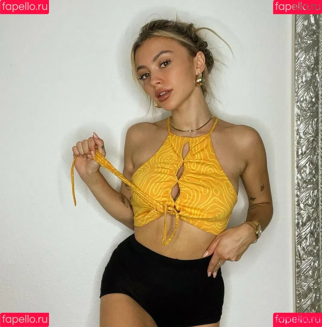 Linabmn Onlyfans Photo Gallery 