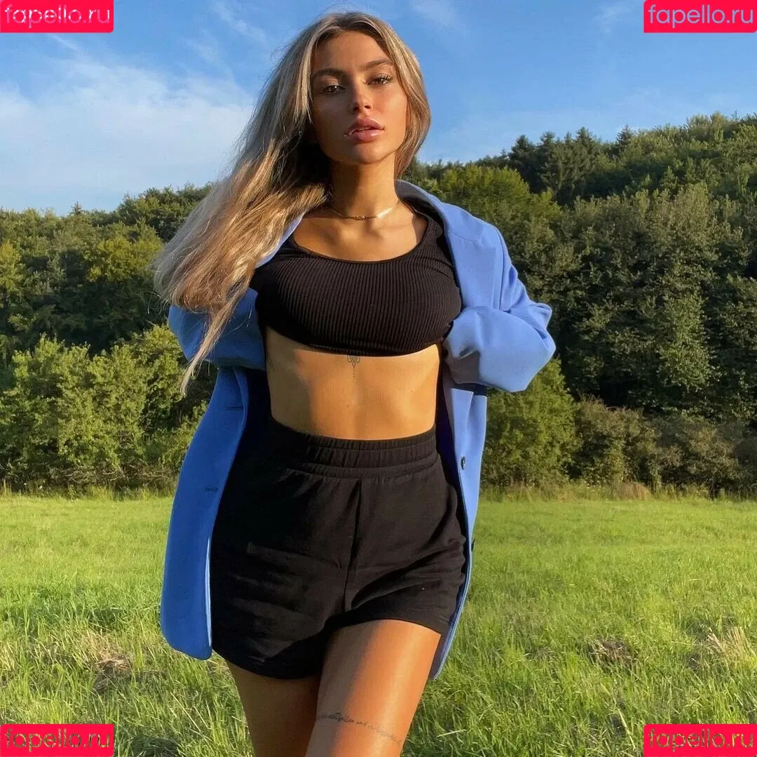 Linabmn Onlyfans Photo Gallery 