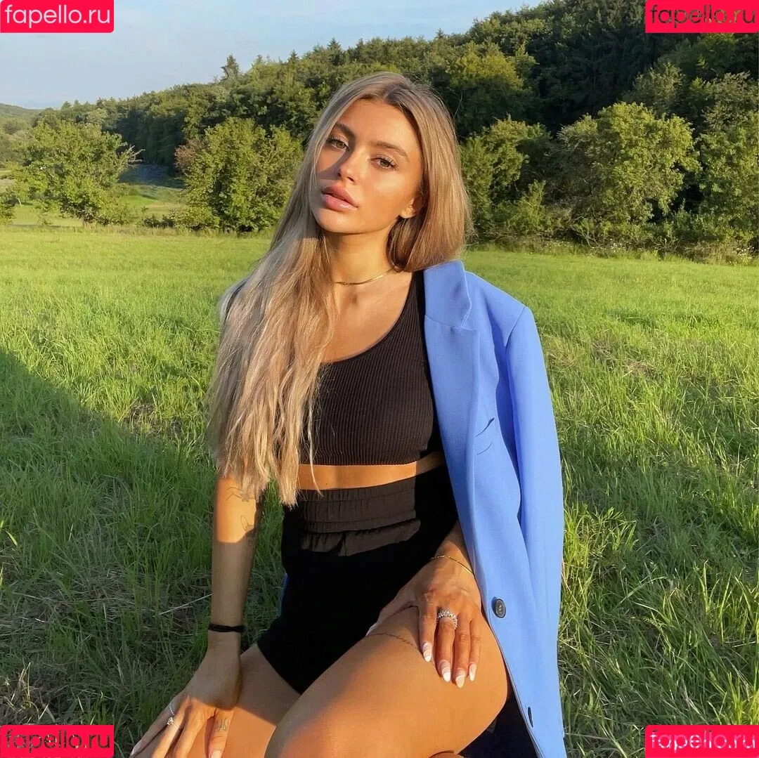 Linabmn Onlyfans Photo Gallery 