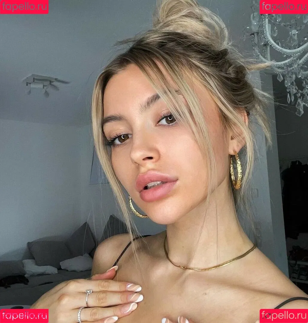 Linabmn Onlyfans Photo Gallery 