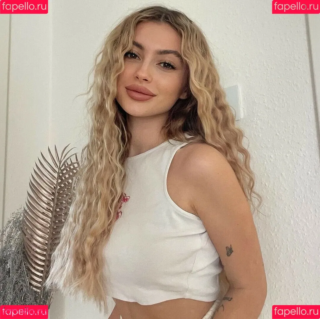 Linabmn Onlyfans Photo Gallery 