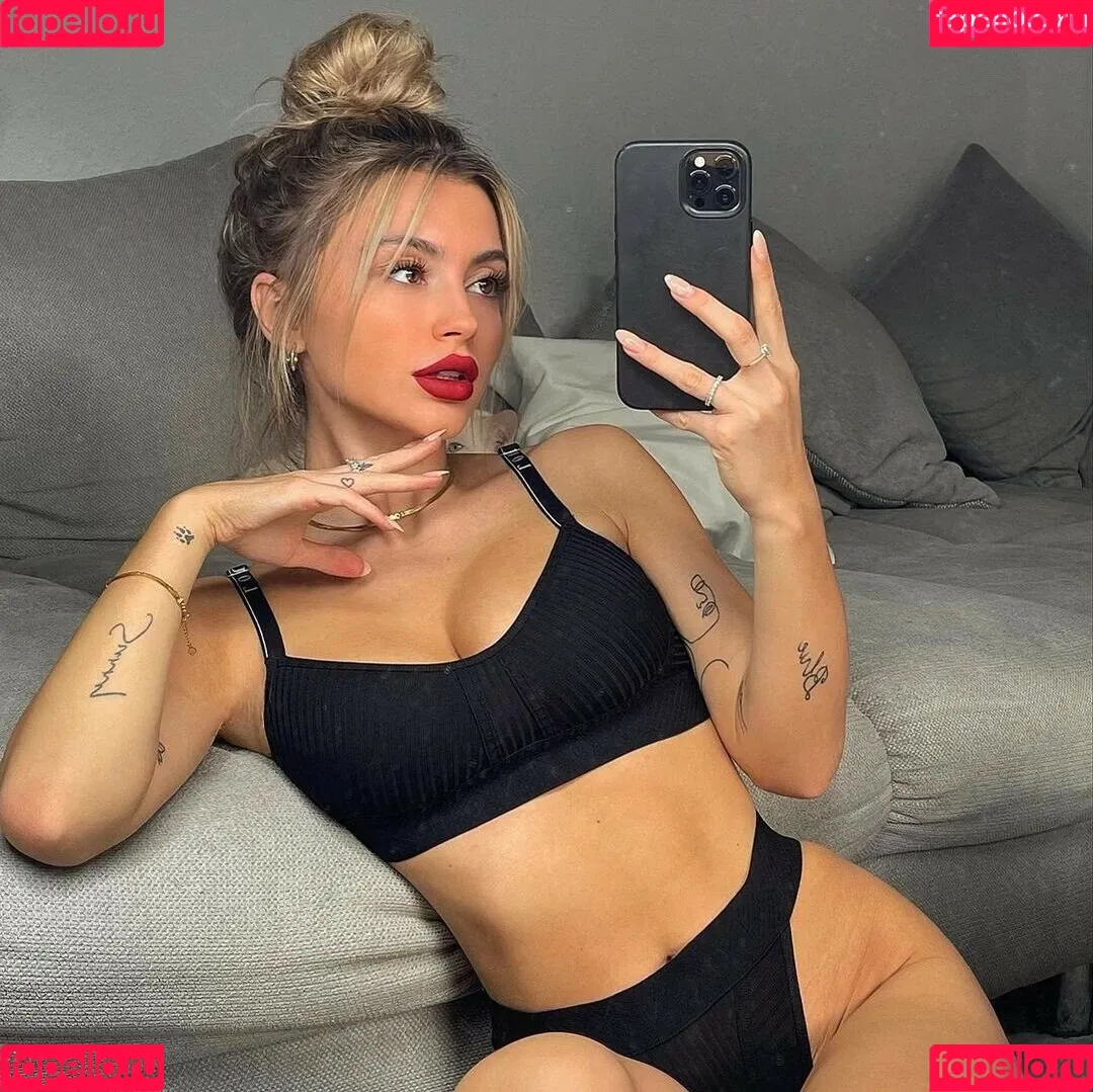 Linabmn Onlyfans Photo Gallery 