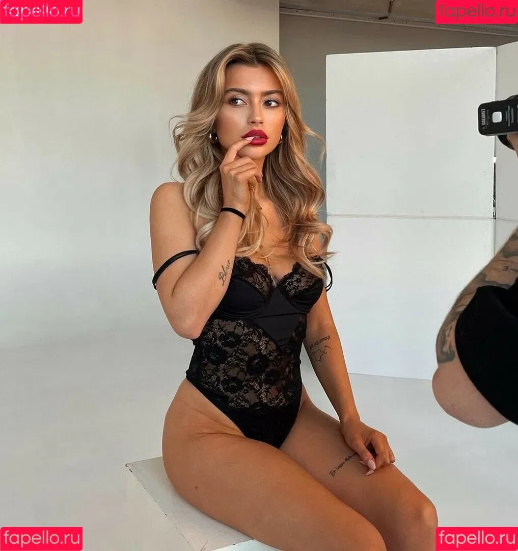 Linabmn Onlyfans Photo Gallery 