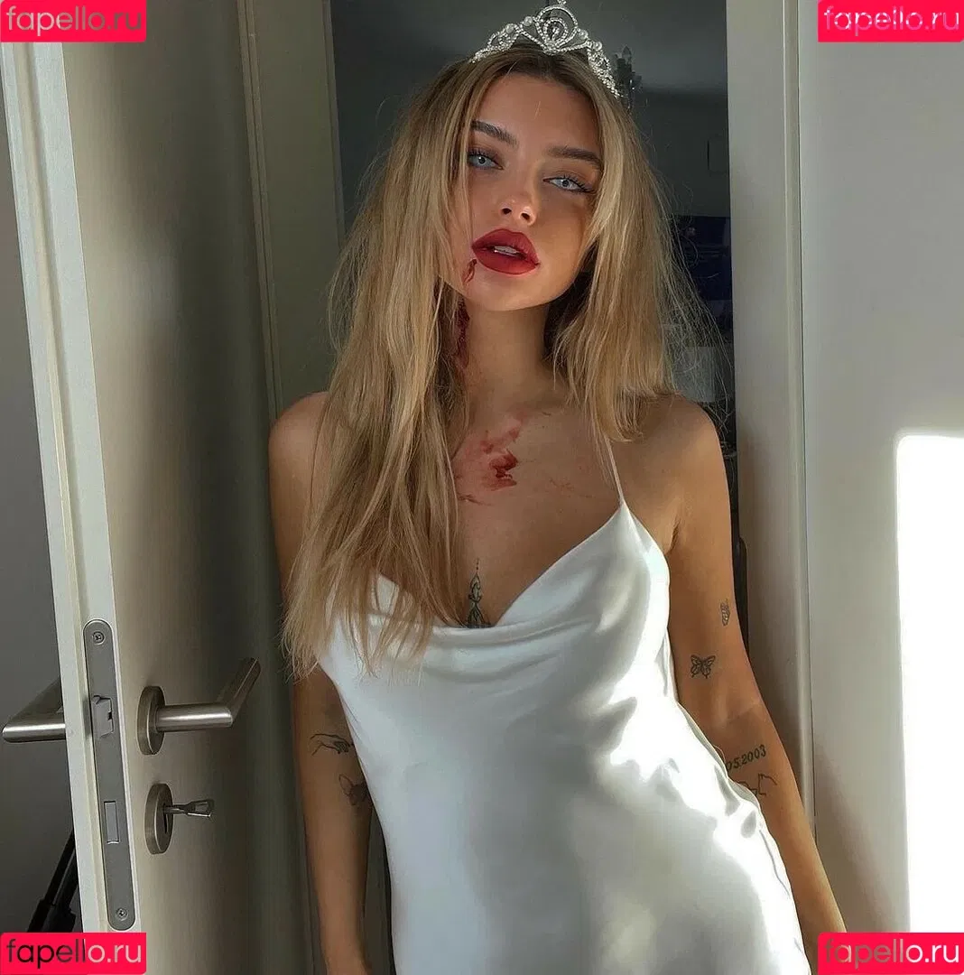 Linabmn Onlyfans Photo Gallery 
