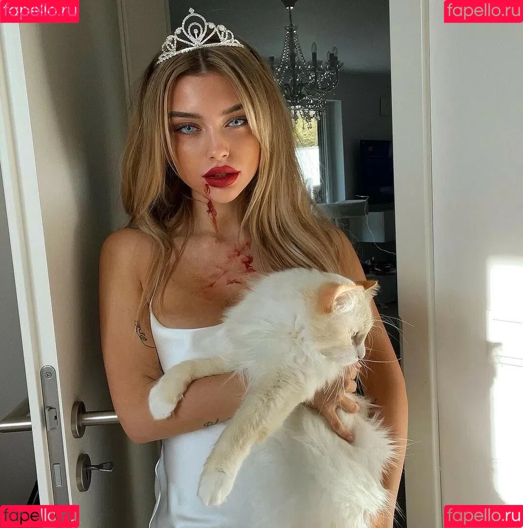 Linabmn Onlyfans Photo Gallery 