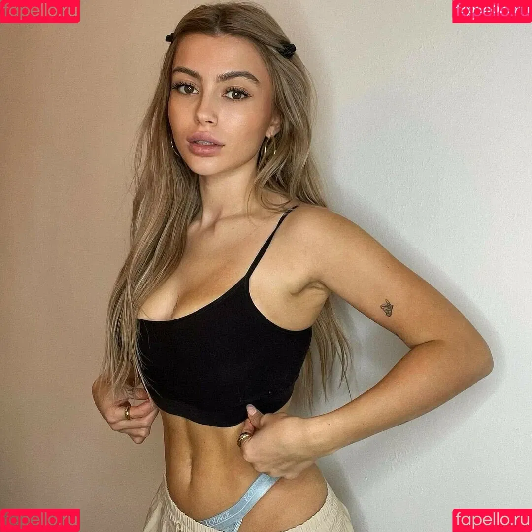 Linabmn Onlyfans Photo Gallery 