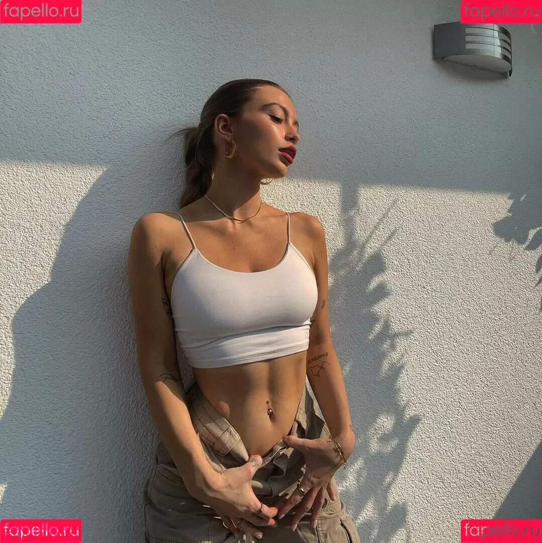 Linabmn Onlyfans Photo Gallery 