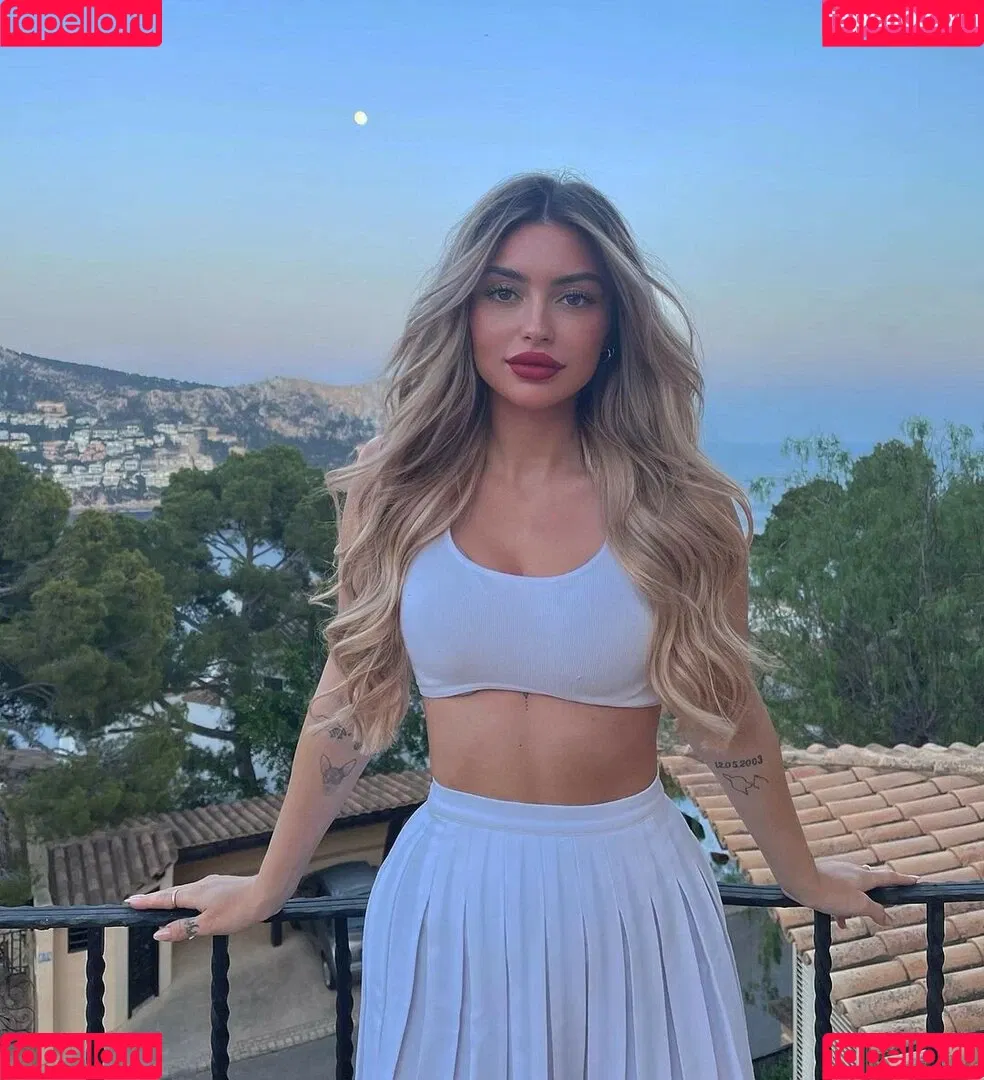 Linabmn Onlyfans Photo Gallery 