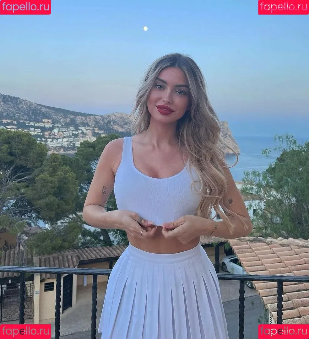 Linabmn Onlyfans Photo Gallery 