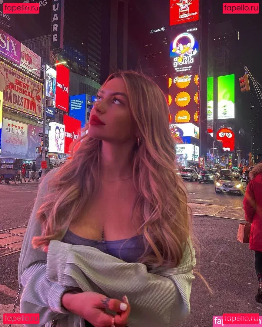 Linabmn Onlyfans Photo Gallery 