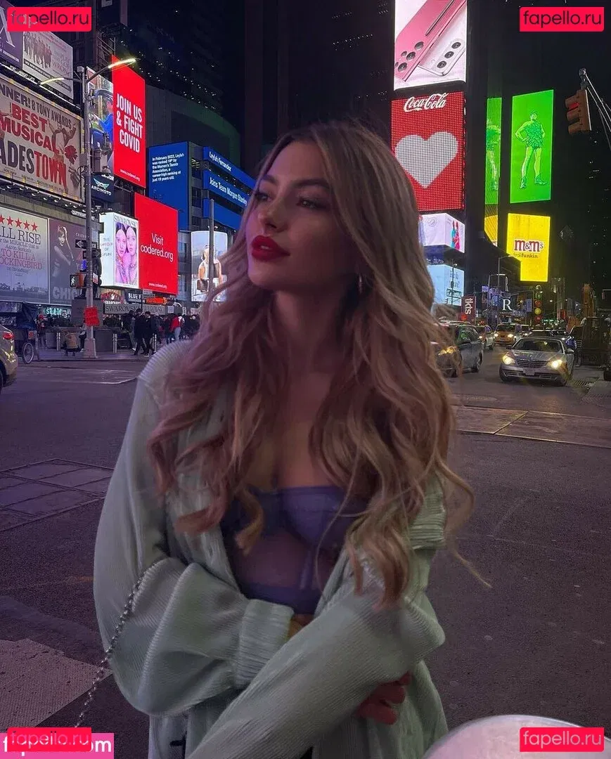 Linabmn Onlyfans Photo Gallery 