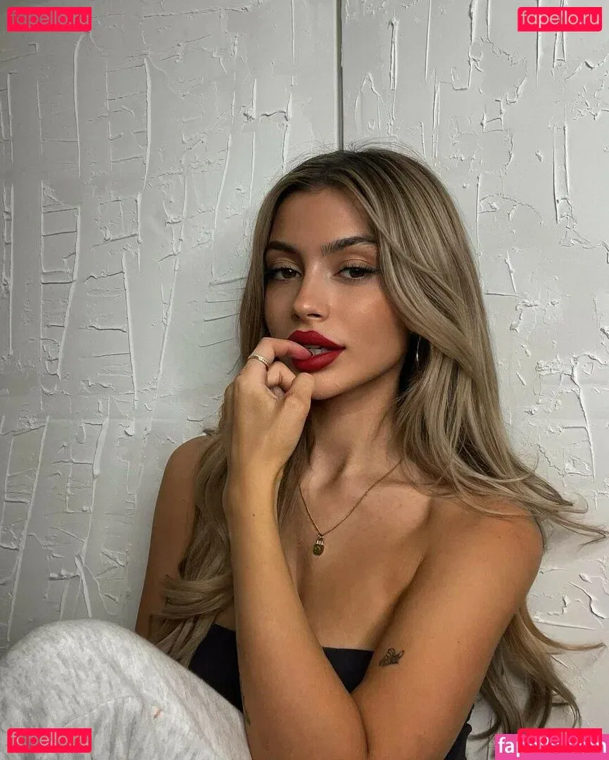 Linabmn Onlyfans Photo Gallery 