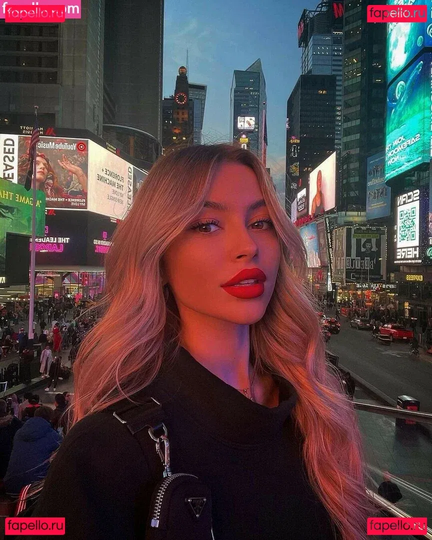 Linabmn Onlyfans Photo Gallery 