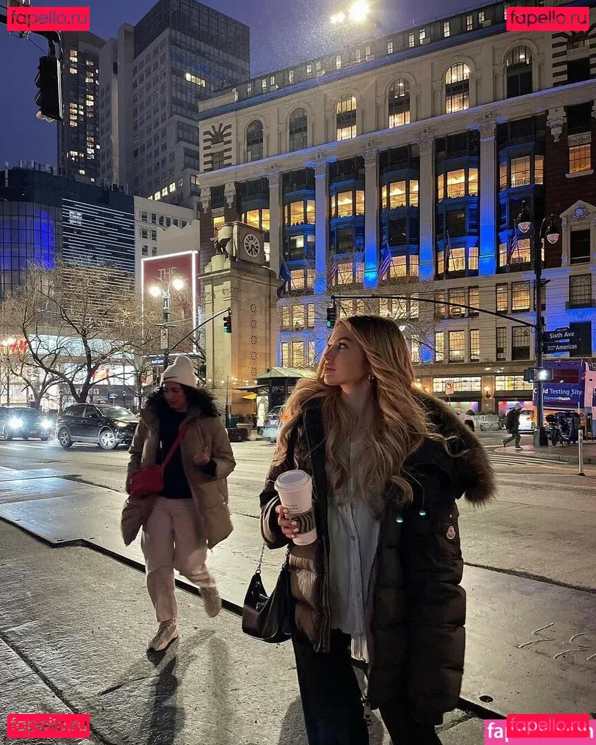 Linabmn Onlyfans Photo Gallery 