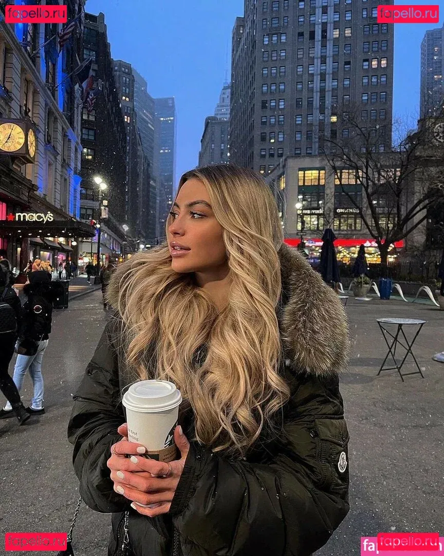 Linabmn Onlyfans Photo Gallery 