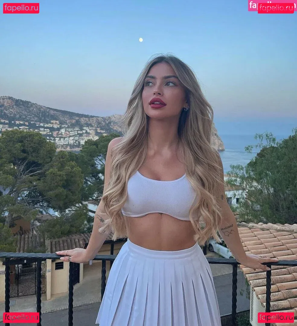 Linabmn Onlyfans Photo Gallery 