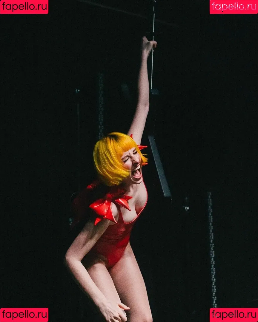 Tessa Violet Onlyfans Photo Gallery 