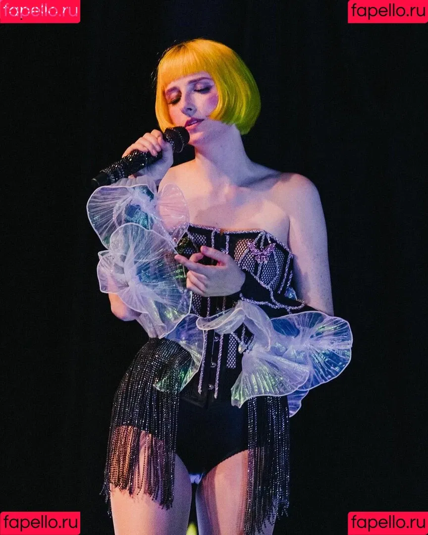 Tessa Violet Onlyfans Photo Gallery 