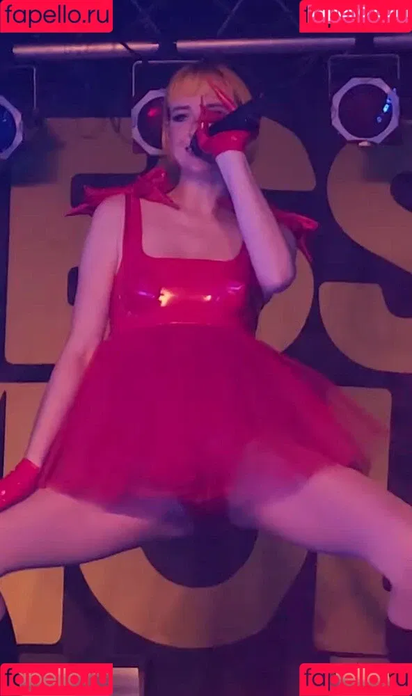 Tessa Violet Onlyfans Photo Gallery 