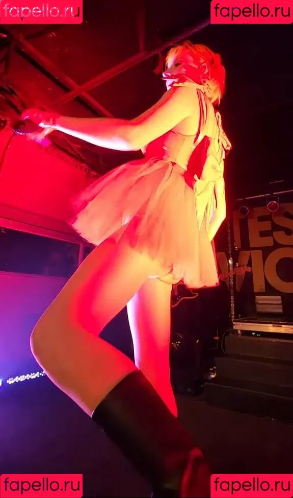 Tessa Violet Onlyfans Photo Gallery 