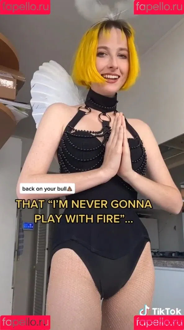 Tessa Violet Onlyfans Photo Gallery 