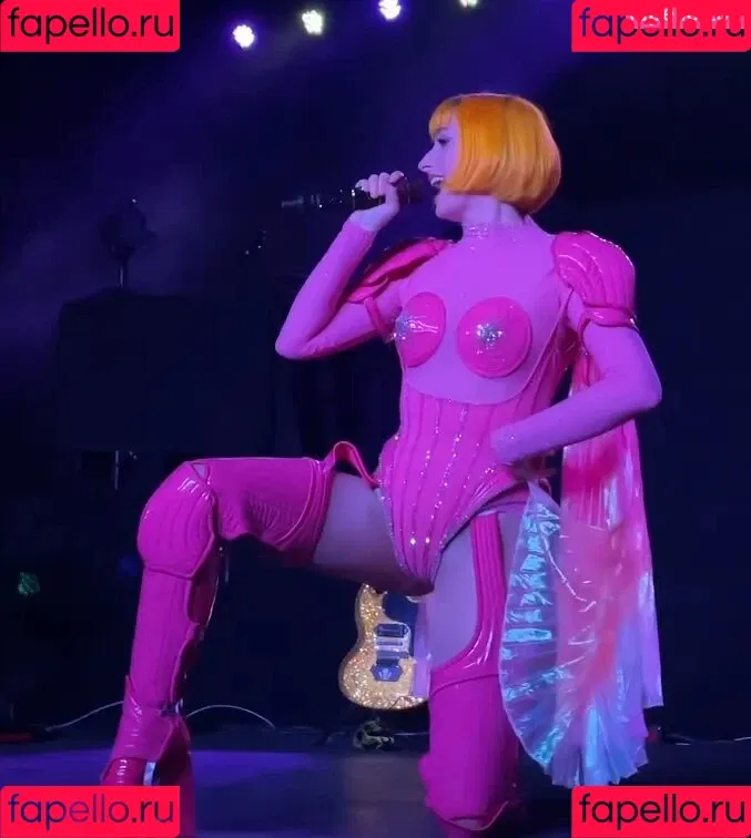 Tessa Violet Onlyfans Photo Gallery 