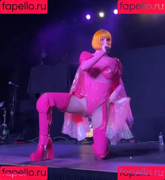 Tessa Violet Onlyfans Photo Gallery 