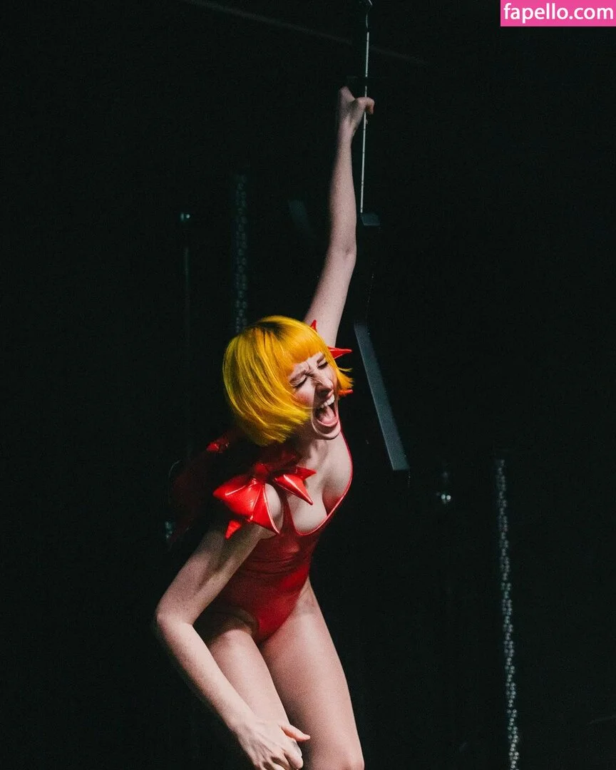 Tessa Violet Onlyfans Photo Gallery 