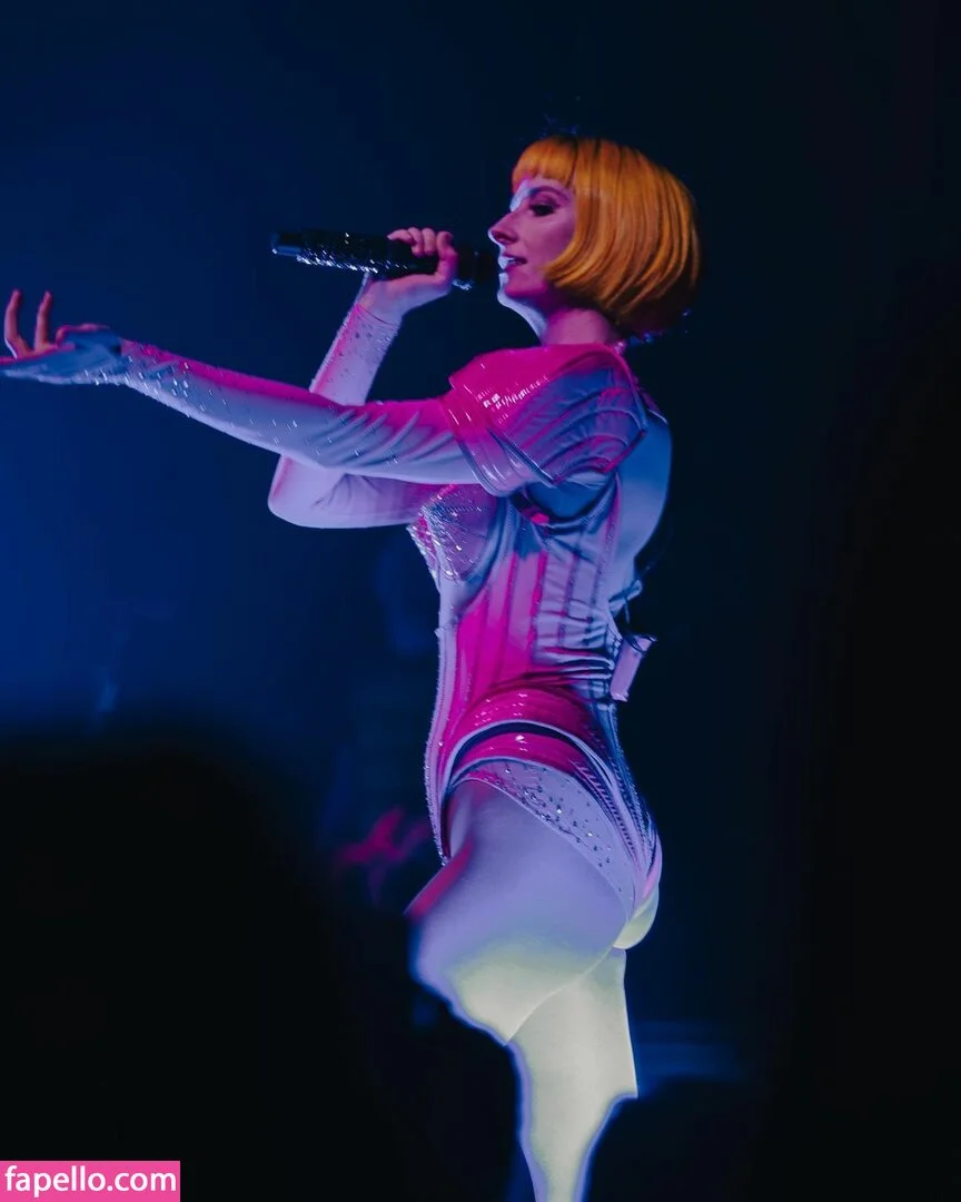 Tessa Violet Onlyfans Photo Gallery 