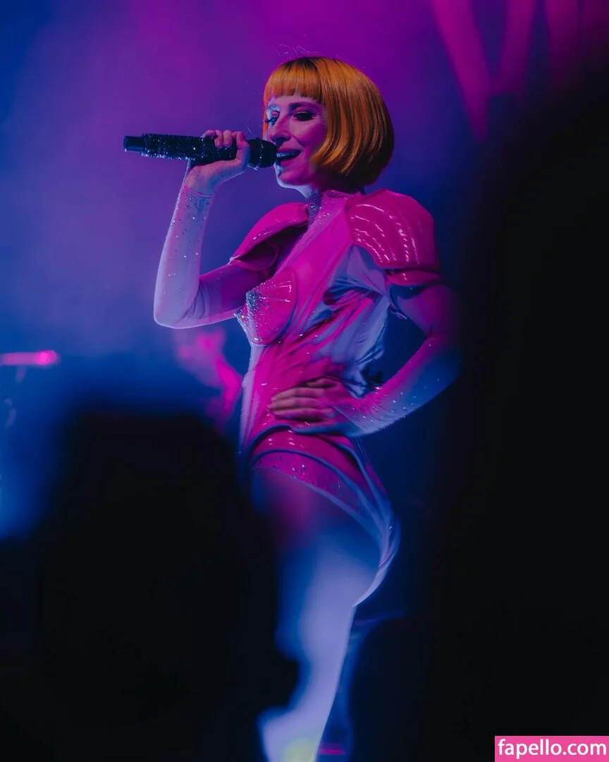 Tessa Violet Onlyfans Photo Gallery 