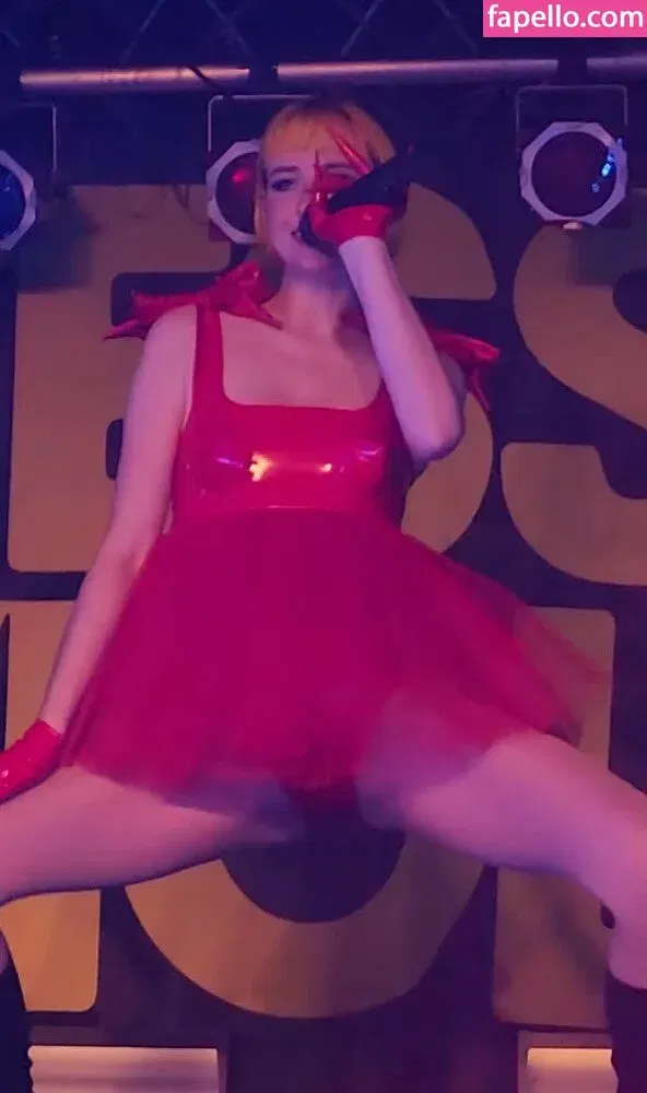 Tessa Violet Onlyfans Photo Gallery 