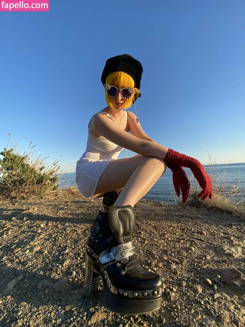 Tessa Violet Onlyfans Photo Gallery 