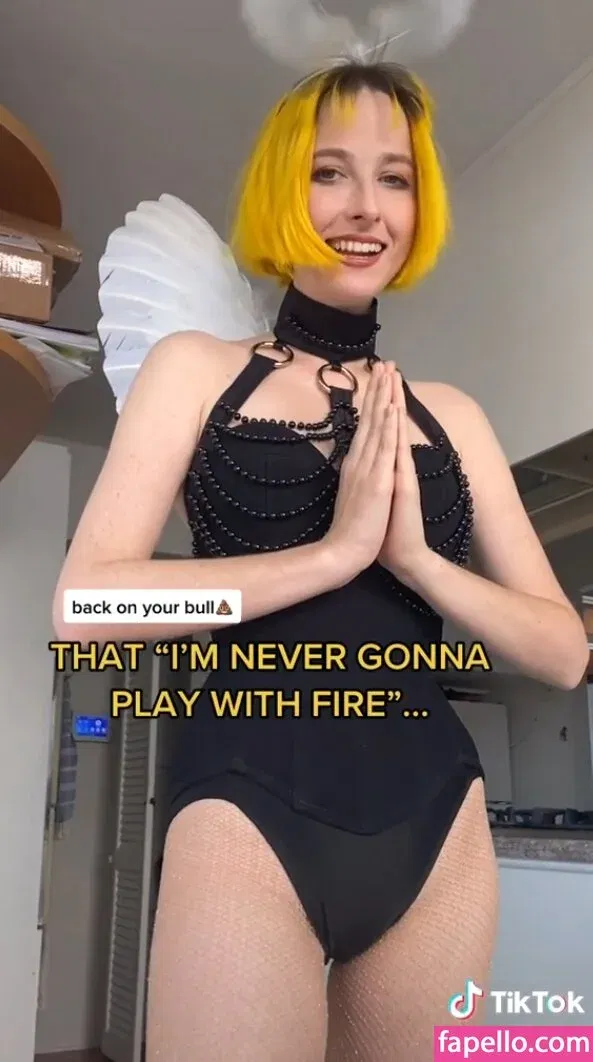 Tessa Violet Onlyfans Photo Gallery 