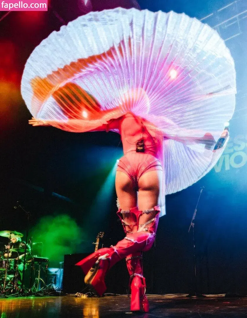 Tessa Violet Onlyfans Photo Gallery 