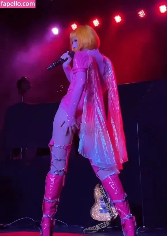 Tessa Violet Onlyfans Photo Gallery 