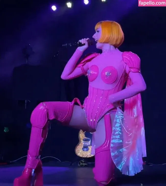 Tessa Violet Onlyfans Photo Gallery 