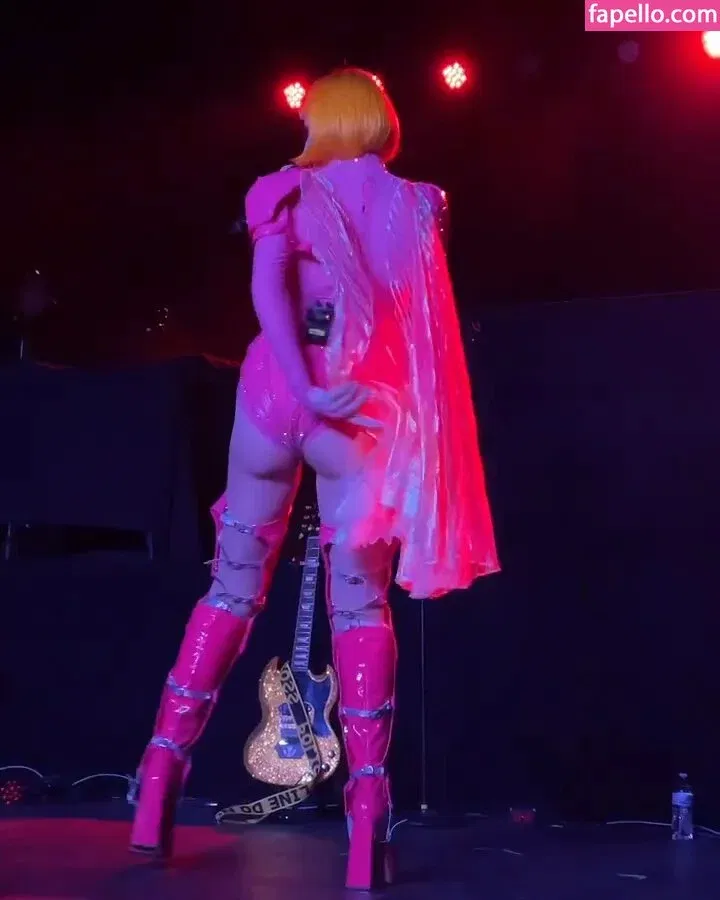 Tessa Violet Onlyfans Photo Gallery 