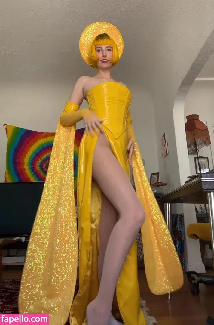 Tessa Violet Onlyfans Photo Gallery 