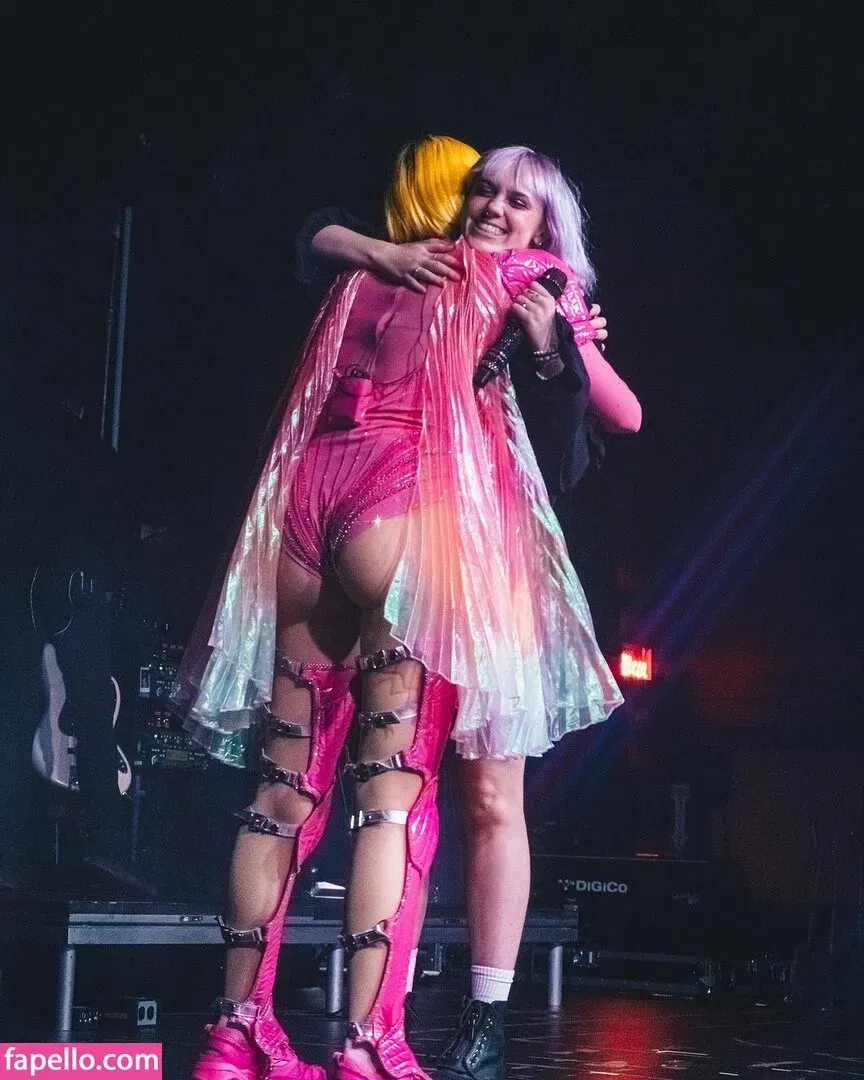 Tessa Violet Onlyfans Photo Gallery 