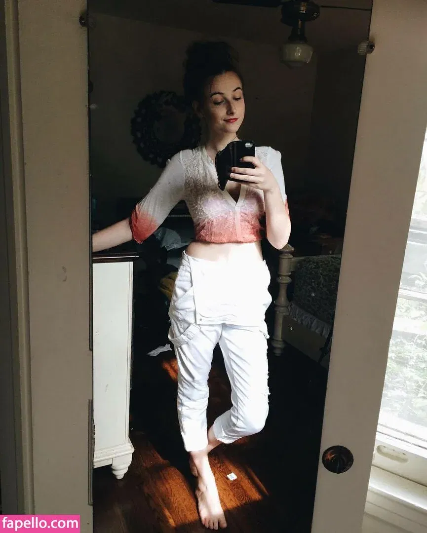 Tessa Violet Onlyfans Photo Gallery 