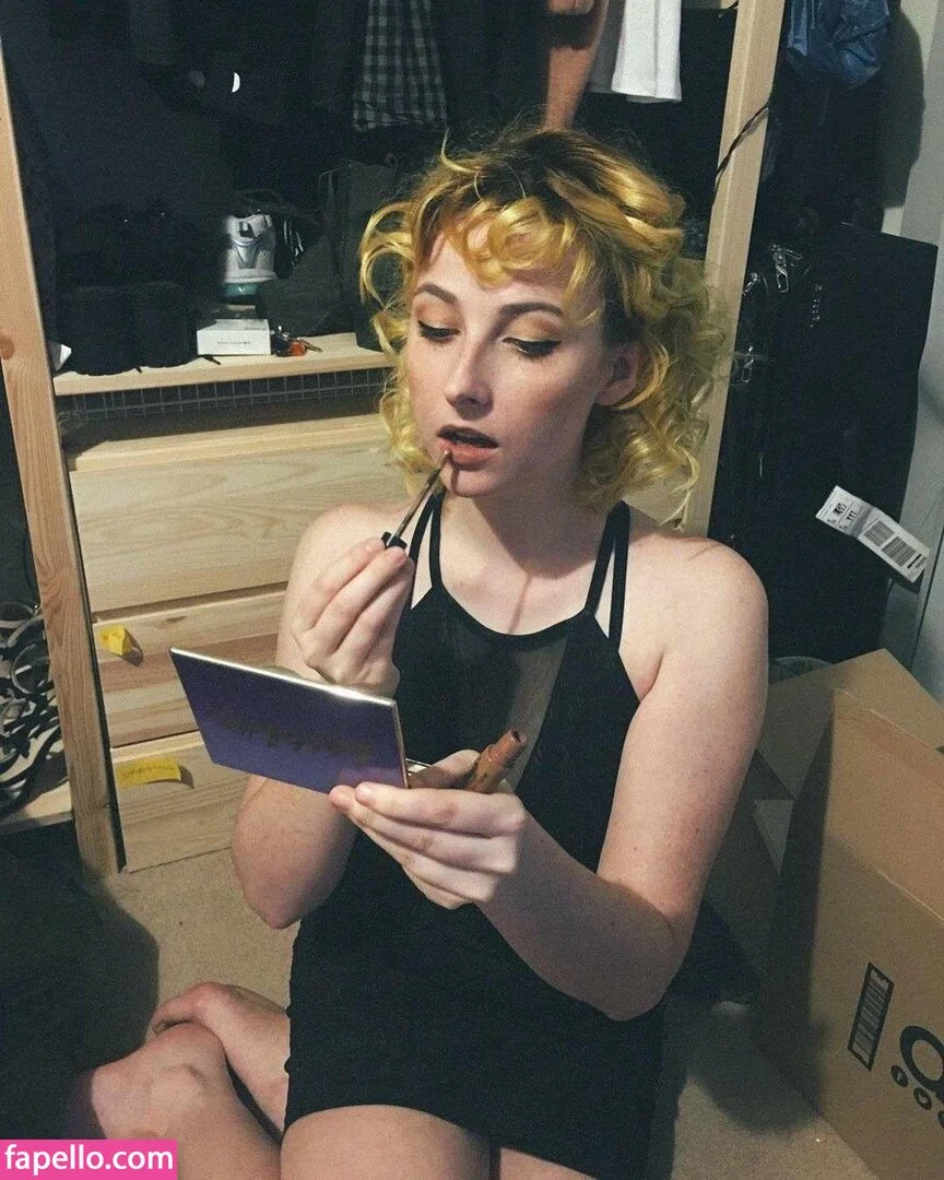 Tessa Violet Onlyfans Photo Gallery 