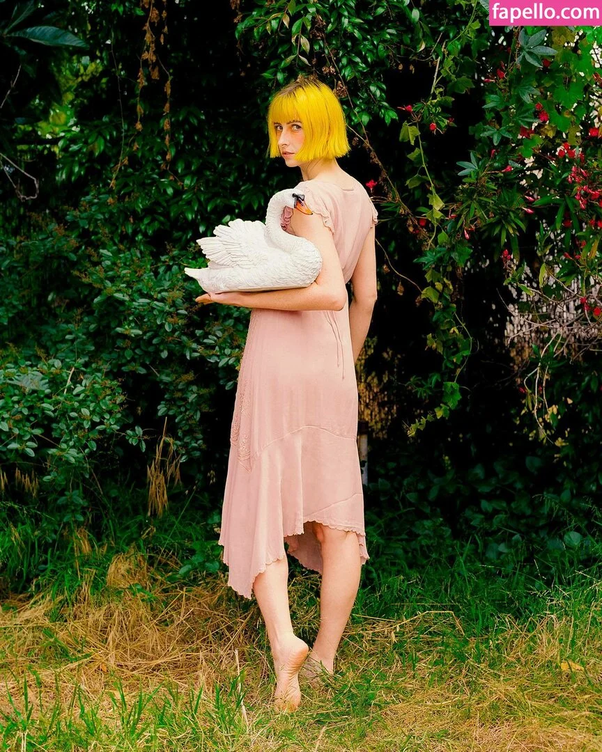 Tessa Violet Onlyfans Photo Gallery 